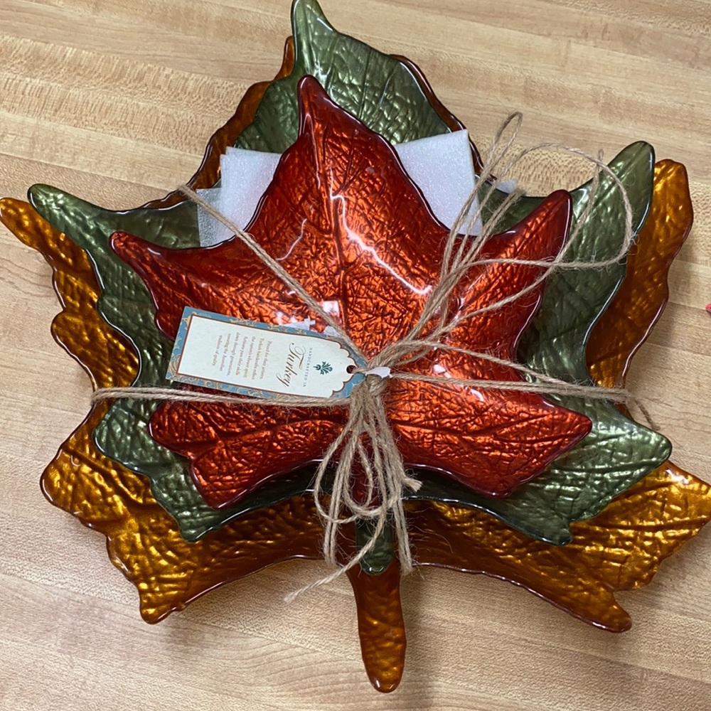 Fall decor 3 sized glass LEAVES 🍁🍁🍁 great-color